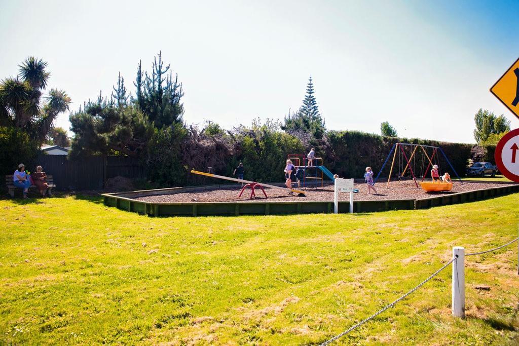 Leithfield Beach Holiday Park Exteriör bild